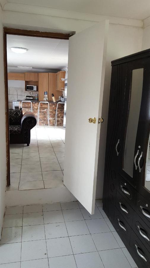 House, Cottage And Contractors Manor Meyerton المظهر الخارجي الصورة